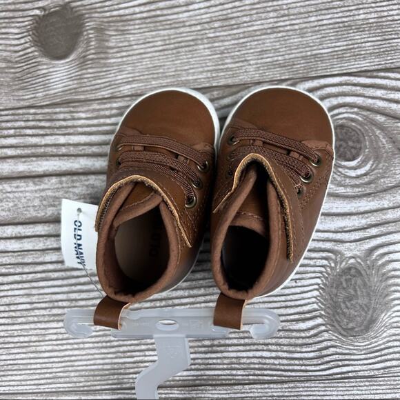 Old Navy  Boys Cognac Brown Crib Style Boots Sz 0-3M - Picture 2 of 13